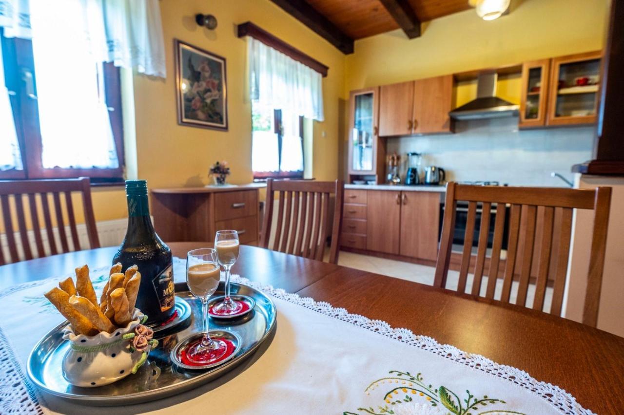 Holiday Home Mare Near River Karlovac Zewnętrze zdjęcie