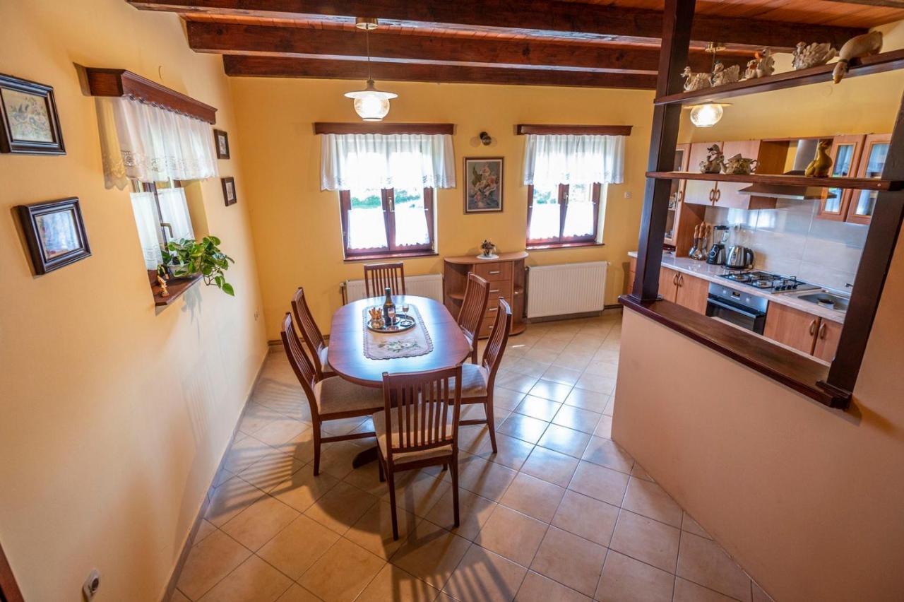 Holiday Home Mare Near River Karlovac Zewnętrze zdjęcie